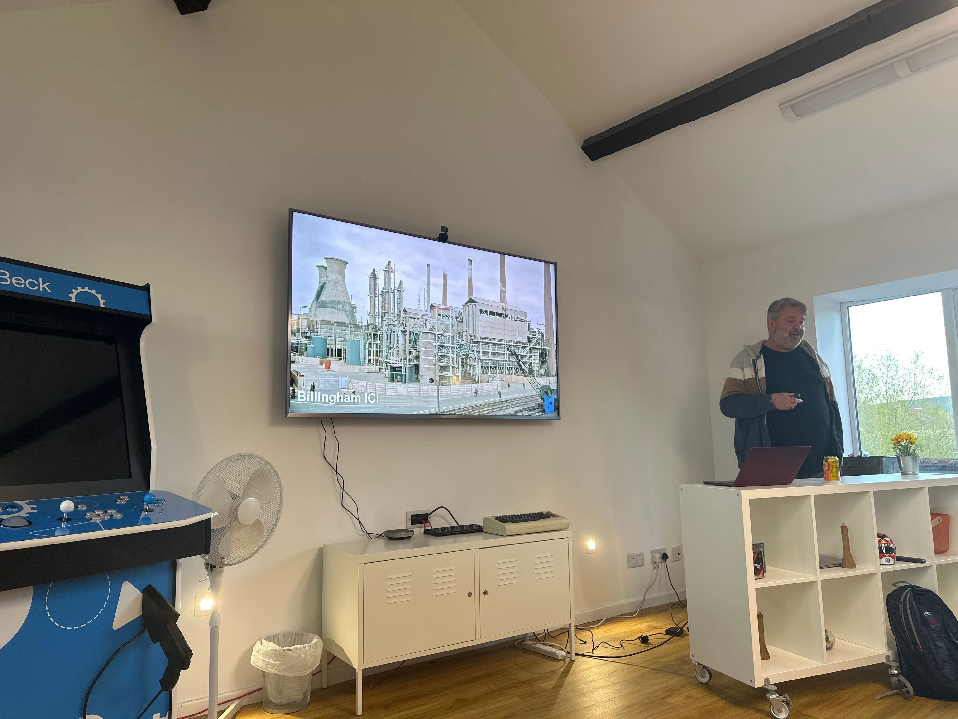 photo of Billingham ICI on screen, Pete Scott talking to the audience